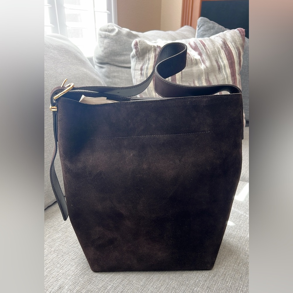 Madewell The Essential Bucket Tote - Picture 7 of 13